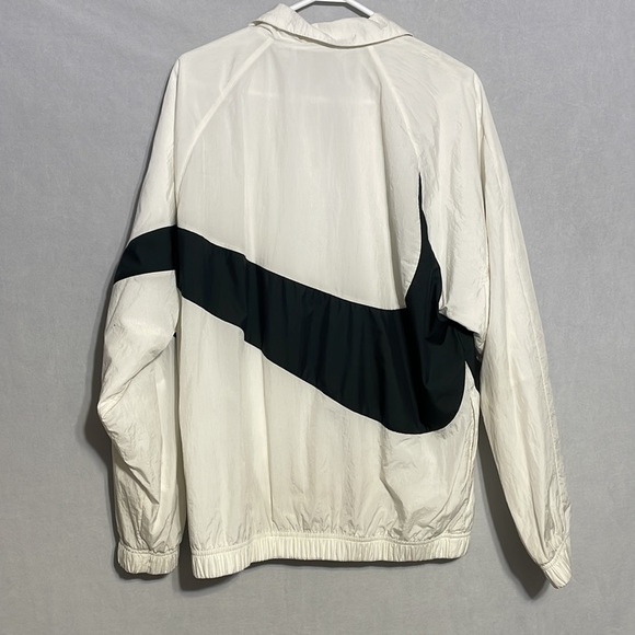 Nike Big Swoosh Windbreaker Jacket - Picture 4 of 4
